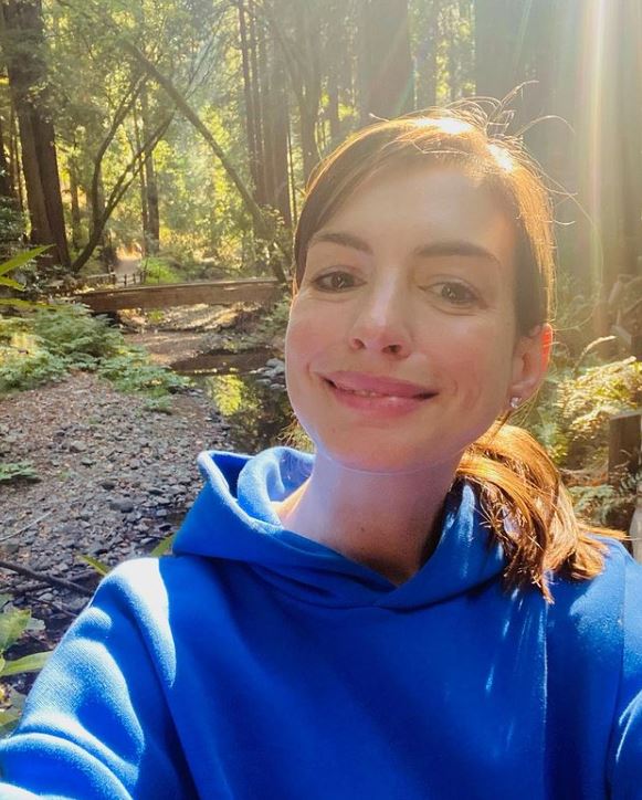 Anne Hathaway (2)