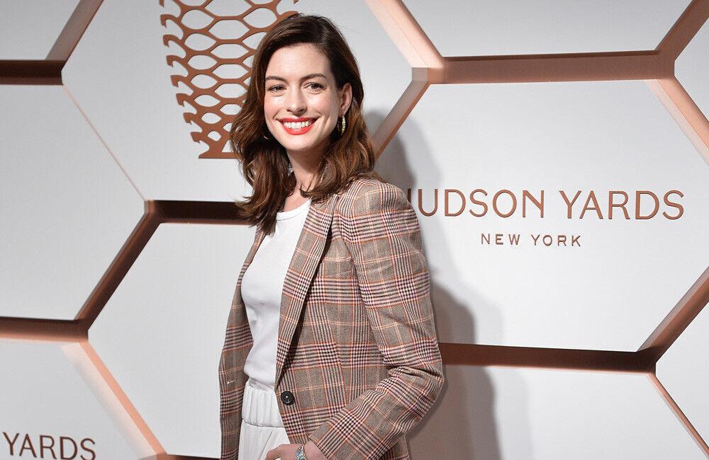 Anne Hathaway (5)