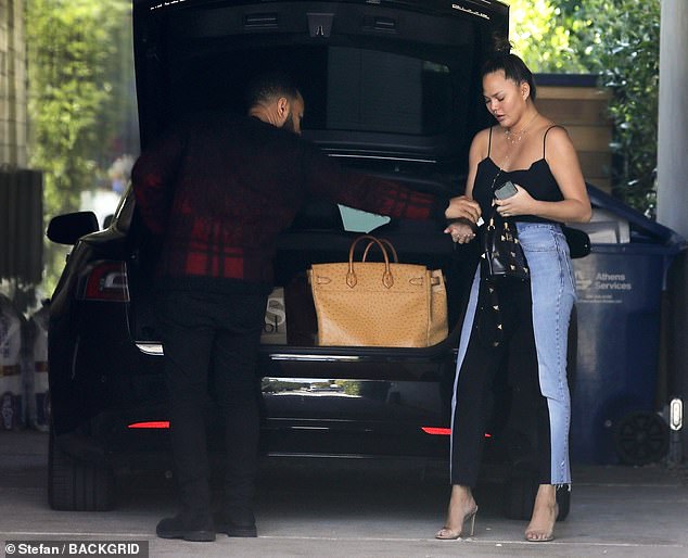 chrissy teigen (9)
