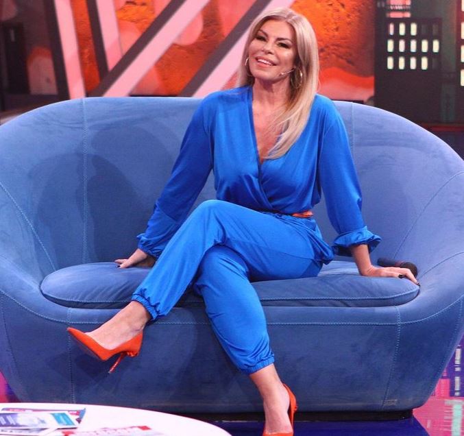 elvana gjata manjola nallbani (1)
