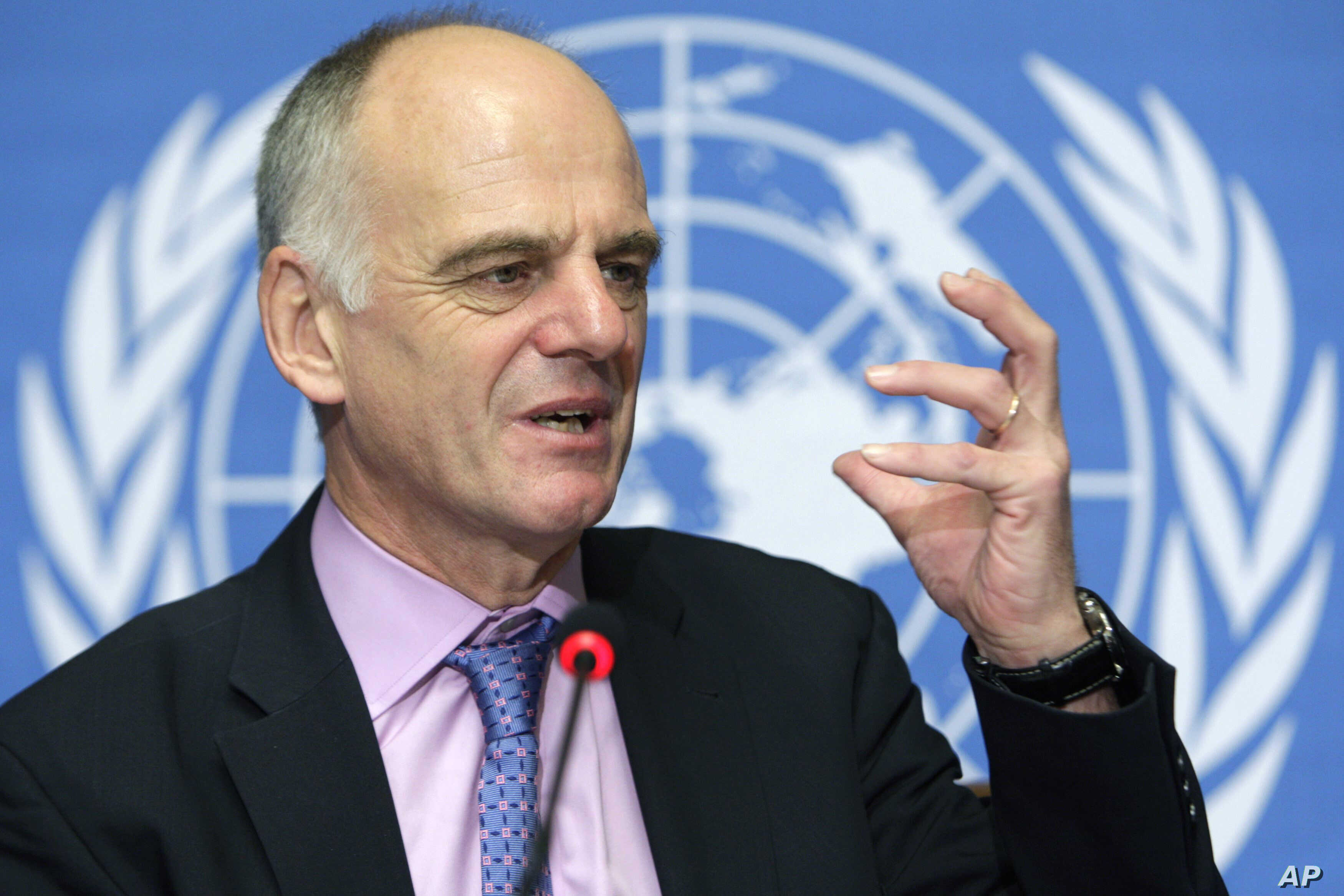 United Nations Coordinator for Avian and Human Influenza, David Nabarro from Great Britain, gestures during a press briefing on an update on the bird flu situation, at the United Nations building in Geneva, Switzerland, Wednesday, Oct. 24, 2007. (AP Photo/KEYSTONE/Laurent Gillieron)