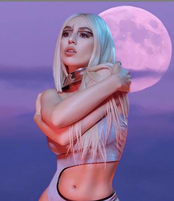 ava max (3)