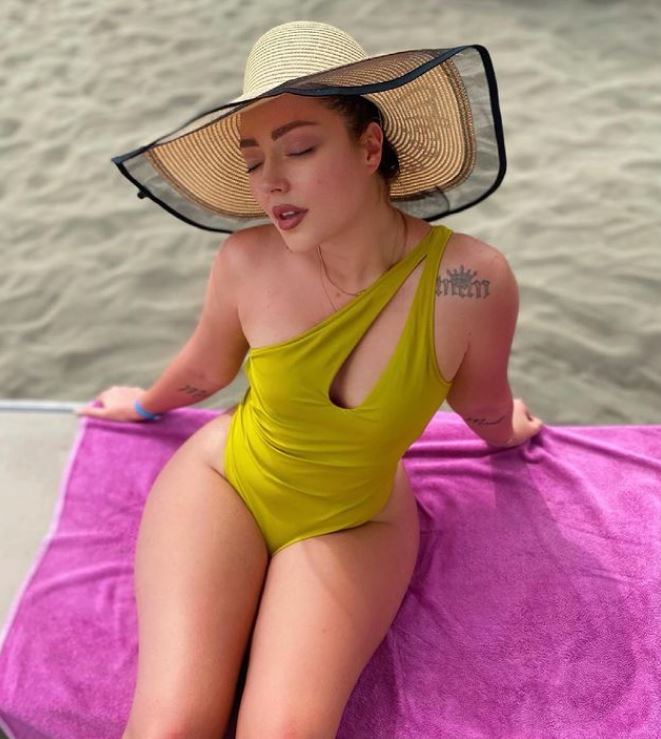 ronela hajati (2)