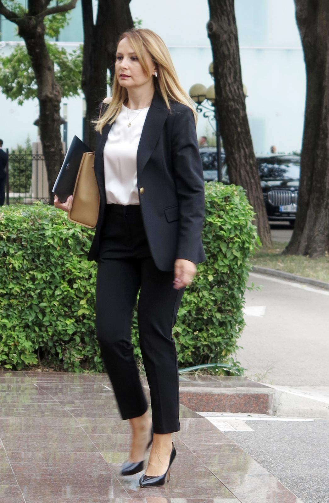 deputete kuvend veshje (1)