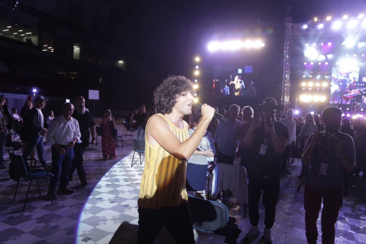 ermal meta-koncert-air albania (1)