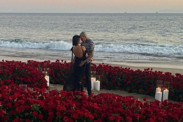 kourtney kardashian travis barker (5)