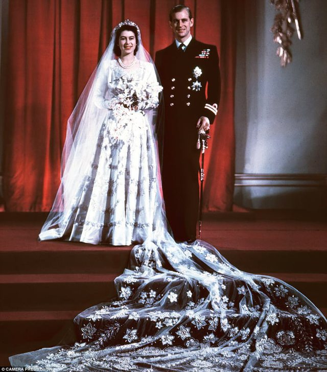 mbreteresha elizabeth (1)