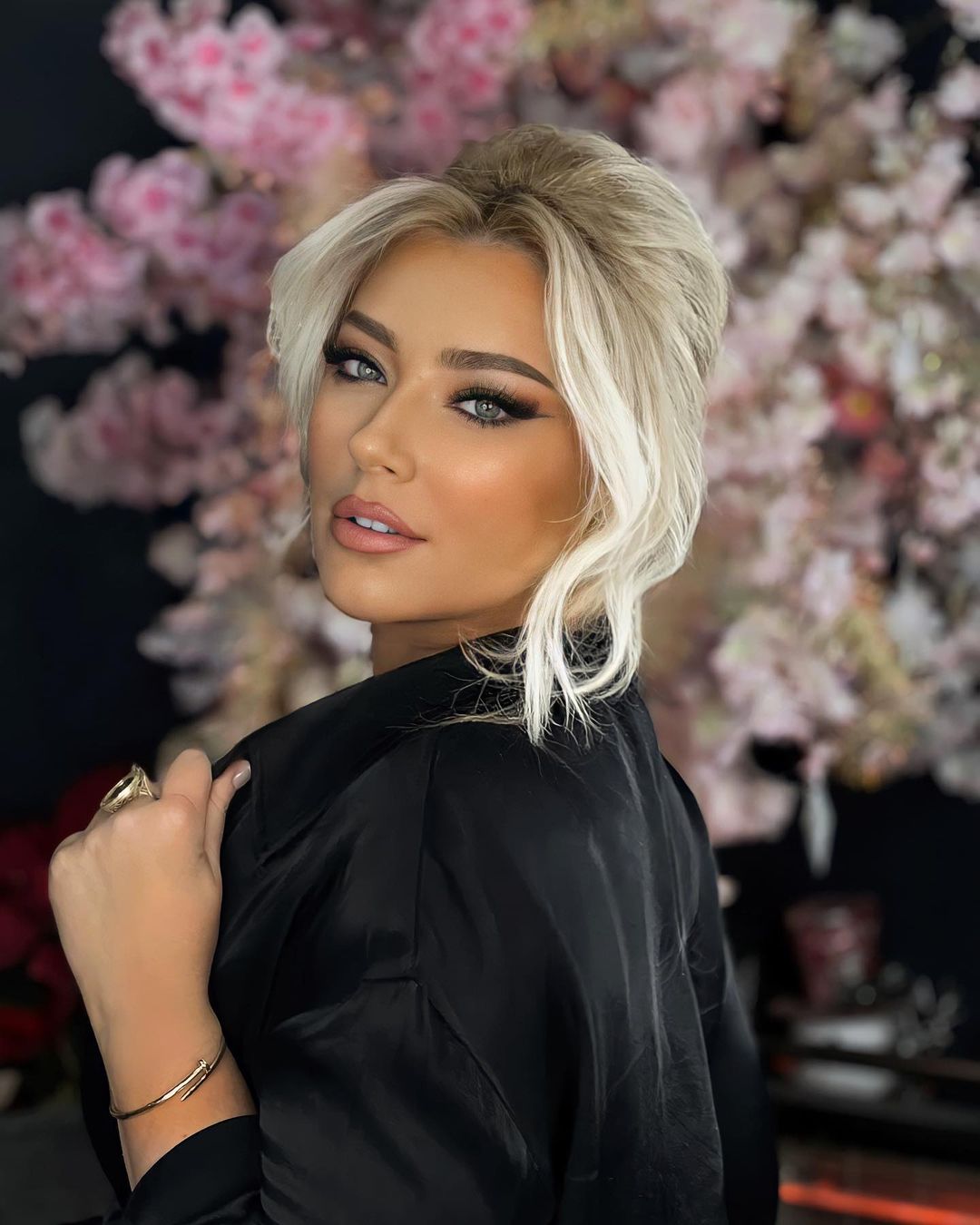 ronela hajati