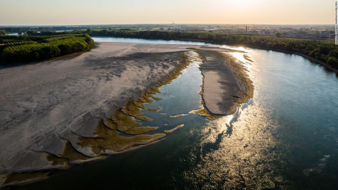 220819143637-river-po-drought-2022-super-169