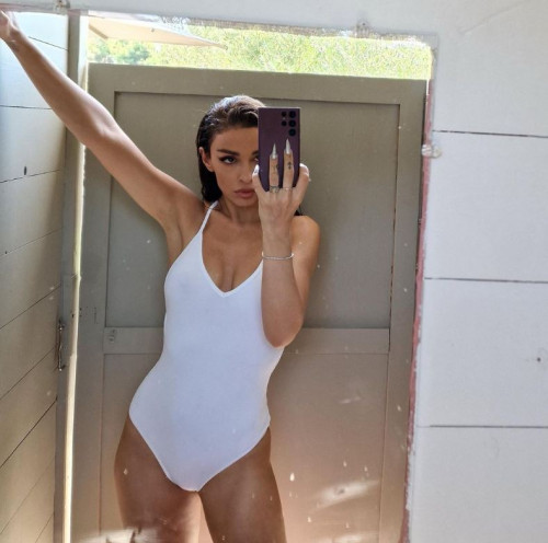 eleni foureira4