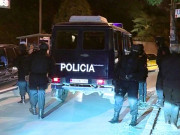 Policia dhe FNSH kontrolle në Fier, sekuestrohen një skaf dhe një automjet. Dyshohet se do përdoreshin për trafik droge