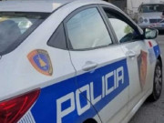Autor i dy vjedhjeve të ndryshme, arrestohet 22-vjeçari. Akuzohet se ushtroi dhunë psikologjike edhe ndaj gjyshes së tij