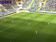 VIDEO/ “Kokë më kokë” me Ikardin, ish-sulmuesi i Skënderbeut dhuron spektakël në kampionatin turk