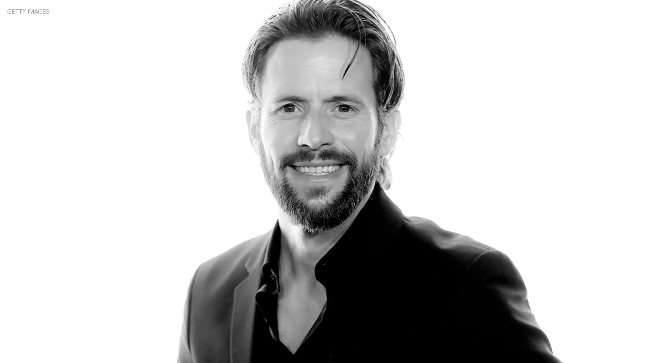 14281009_christian-oliver-bw-TN-GETTY-IMAGES-TN-img