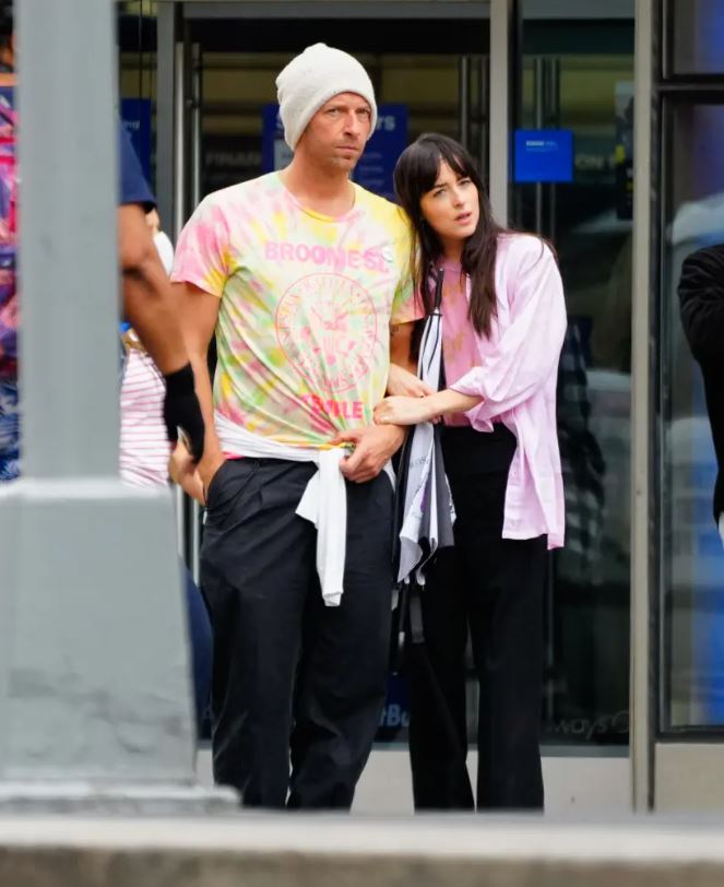 Chris Martin dhe Dakota Johnson1