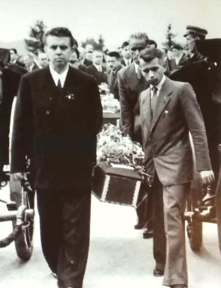 ENVERI NE CEREMONINE E VARRIMIT TE QEMAL STAFES