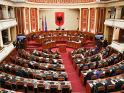Situata në spitale, PD kërkon interpelancë urgjente me ministren e Shëndetësisë: Qytetarët përballen me një sistem larg standardeve evropiane