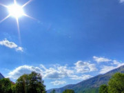 Temperaturat arrijnë deri në 38 gradë, si parashikohet moti për sot