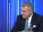 Dy pyetje të vështira nga protestuesit e rinj