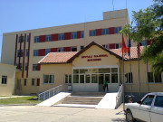Vdekja e 3-vjeçarit në Shkodër dhe gjendja e rënduar e motrës së tij, policia me njoftim zyrtar: Fëmijët u paraqitën në spital, pas mjekimit…