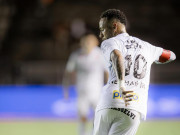VIDEO/ Nejmar realizon gol olimpik për Santos, vajza e tij rrëmben vëmendjen me reagimin special