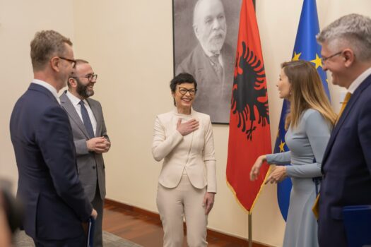 Marta kos PD, gaz bardhi jorida tabaku gjekmarkaj (3)