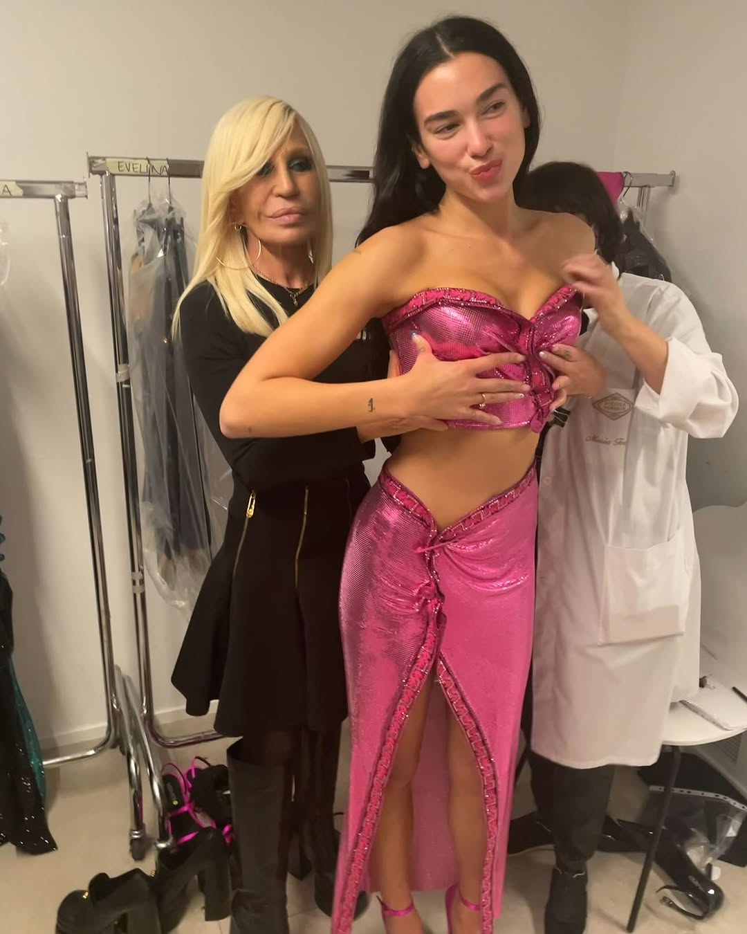 dua lipa versace (6)