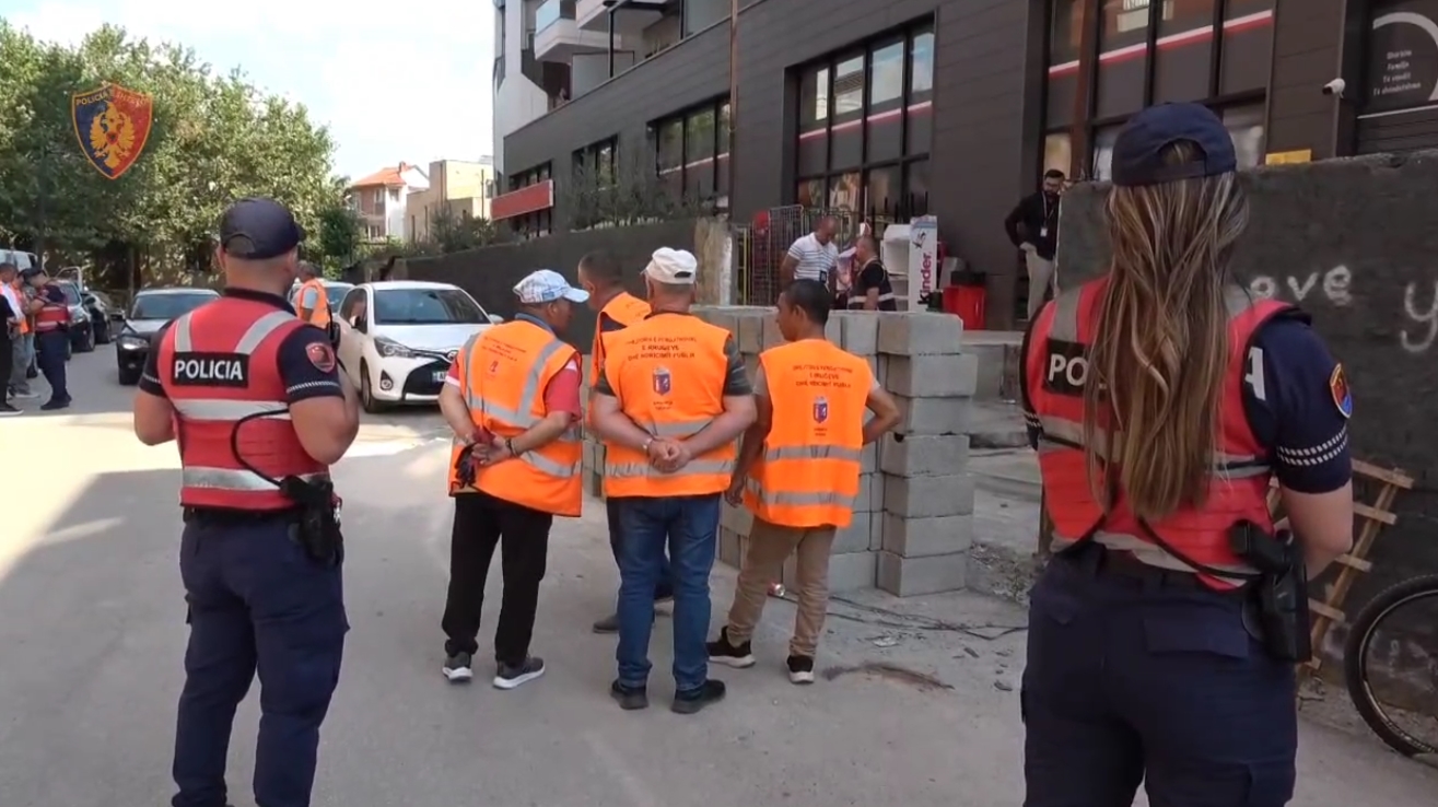 ali dem blloqe betoni hyrje pallati Bujar Dosti Erald Dosti
