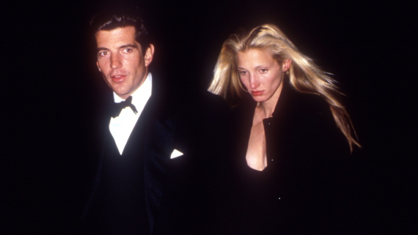 john_f__kennedy__jr__and_carolyn_bessette