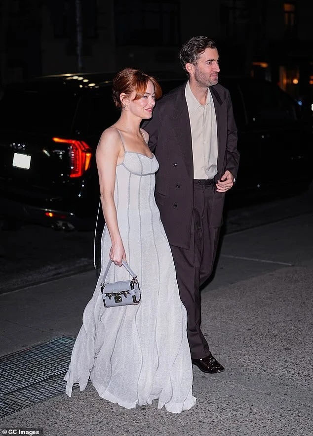 Emma Stone (2)