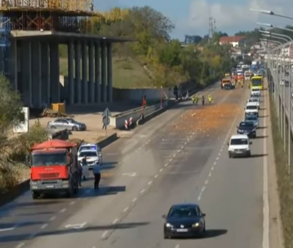 rruge cakull autostrade Tiranë-Elbasan
