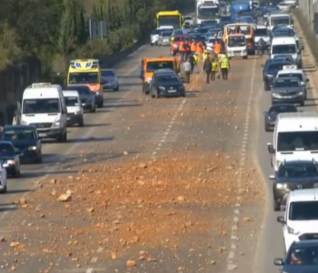 rruge cakull autostrade Tiranë-Elbasan2