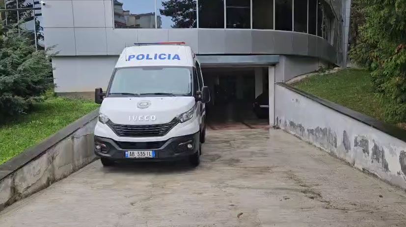 Gjykata Korce policia