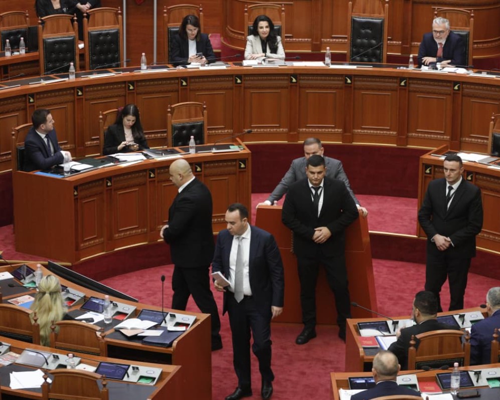 tensione ne kuvend klevis balliu