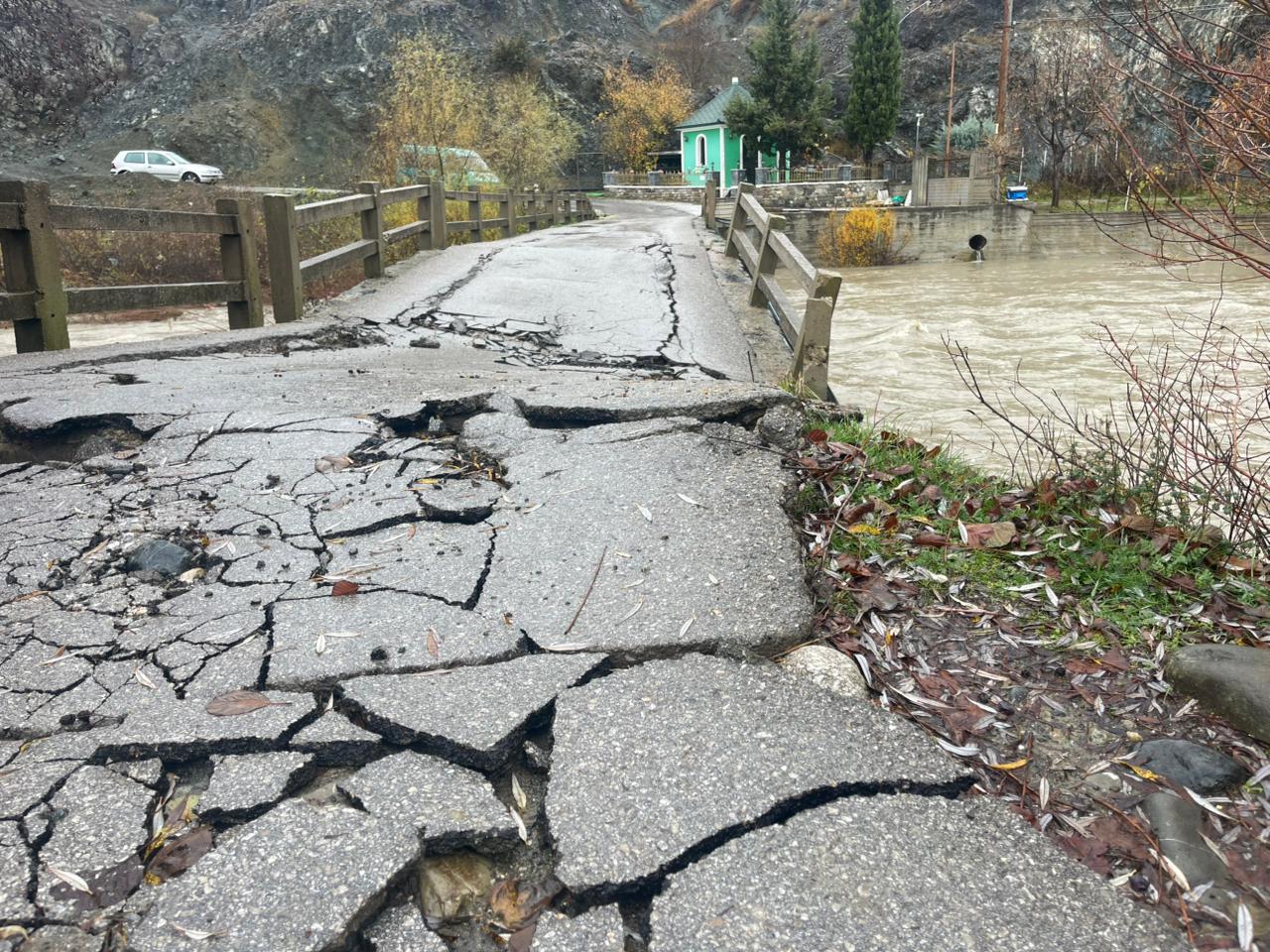 urën e Baba Selimit në të cilën kalon lumi Osum. (3)