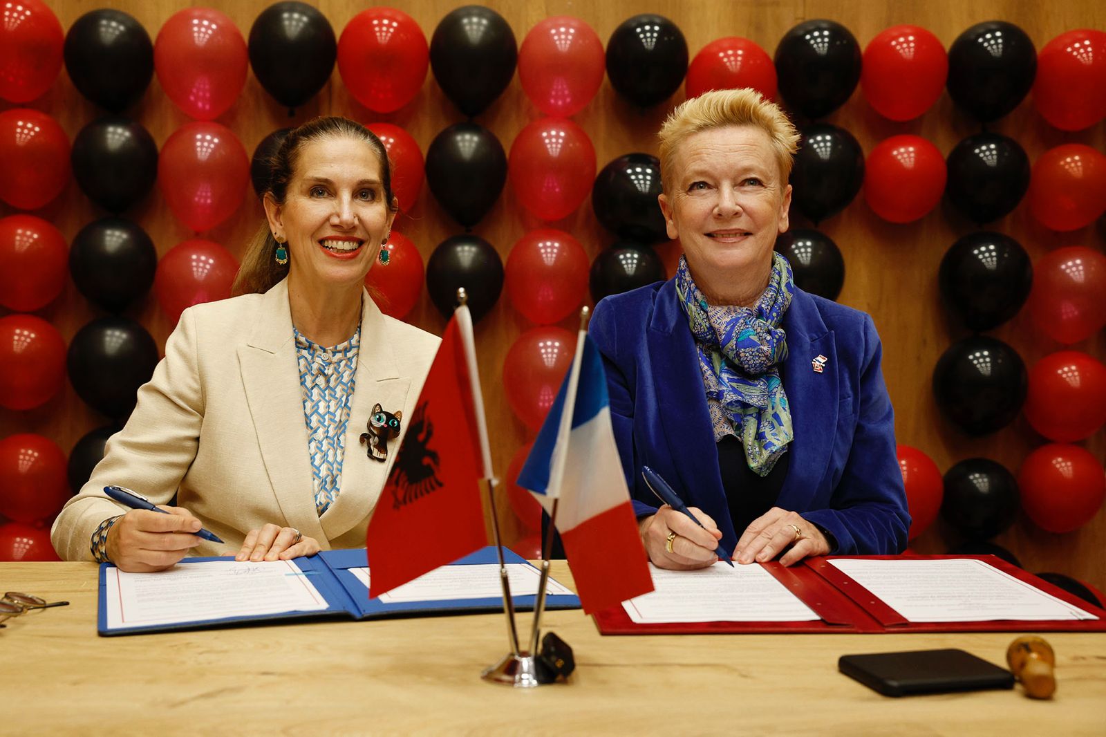 Kumbaro ambasadorja franceze