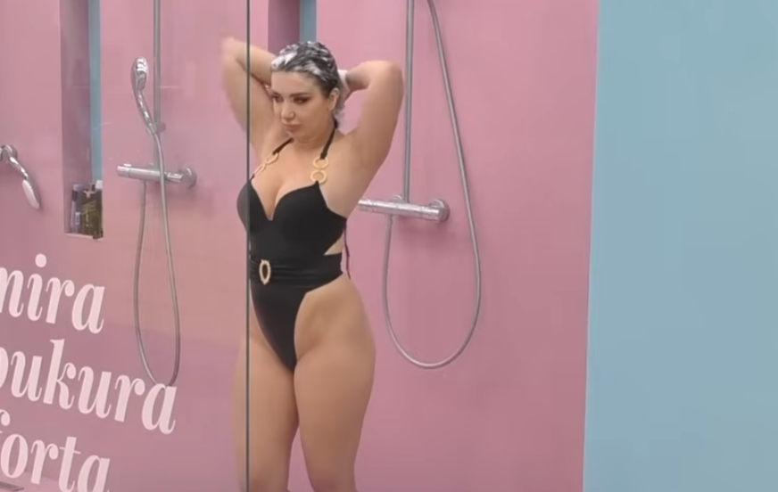 alba pollozhani(15)