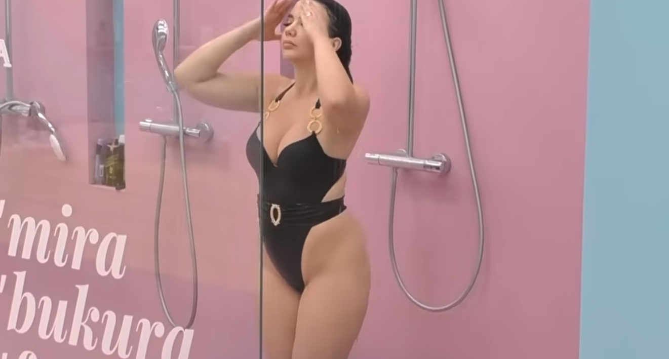 alba pollozhani(19)