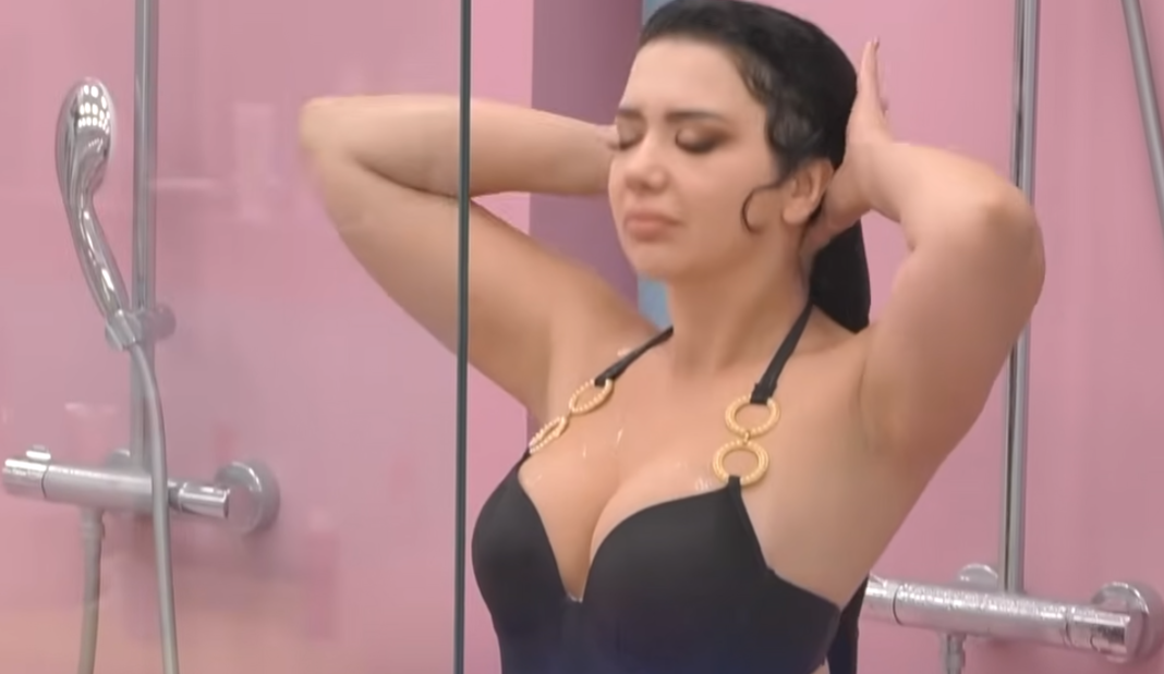 alba pollozhani(23)
