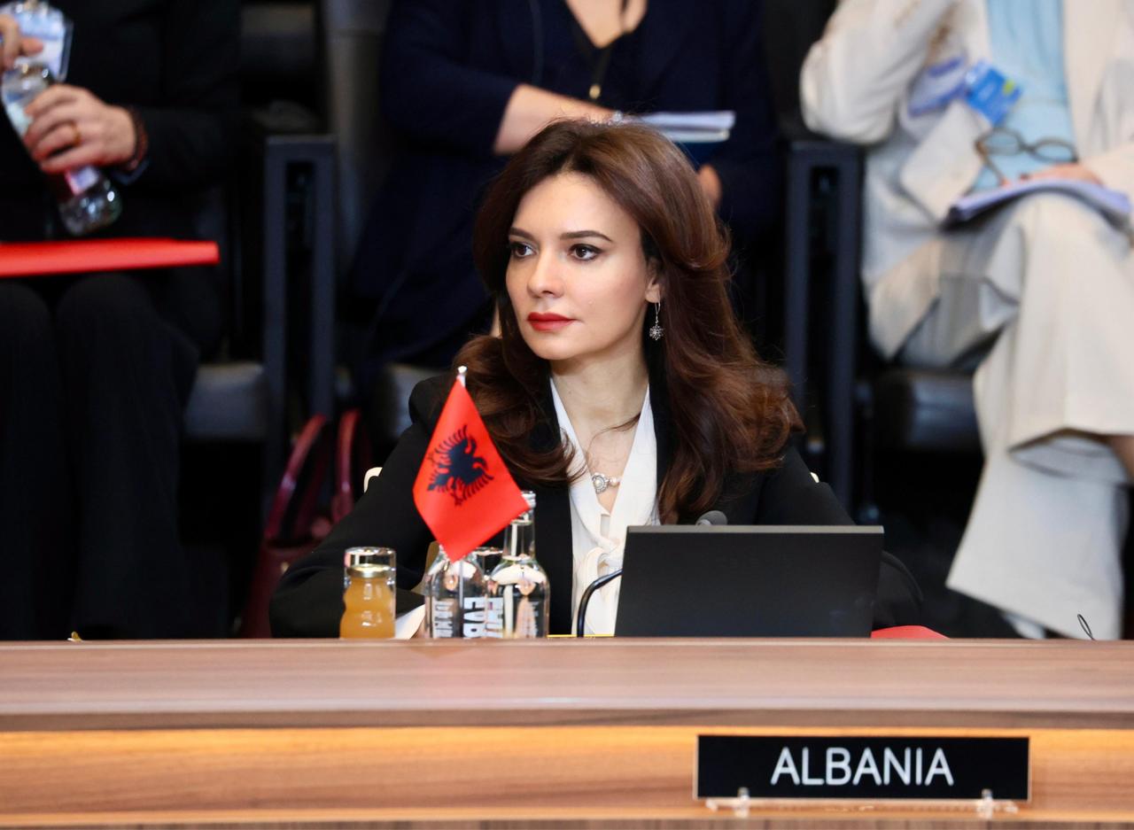 elisa spiropali (4)