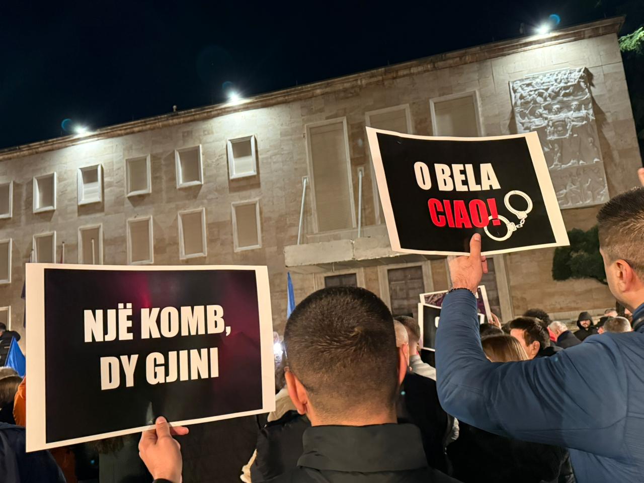 nje komb dy gjini
