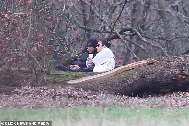 Callum Turner dua lipa (9)