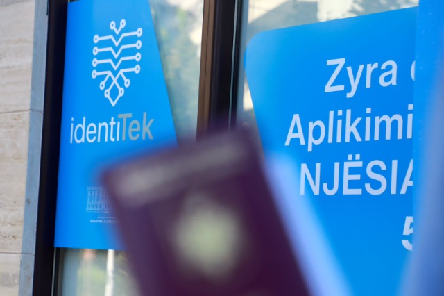 pasaportë biometrike karte id