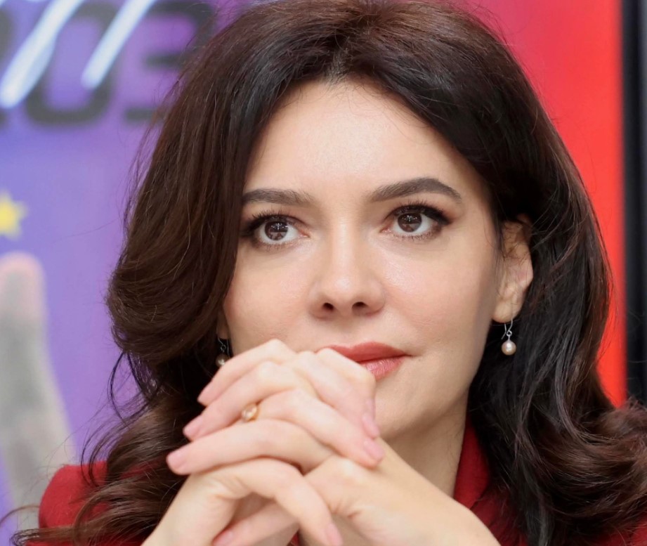 elisa spiropali
