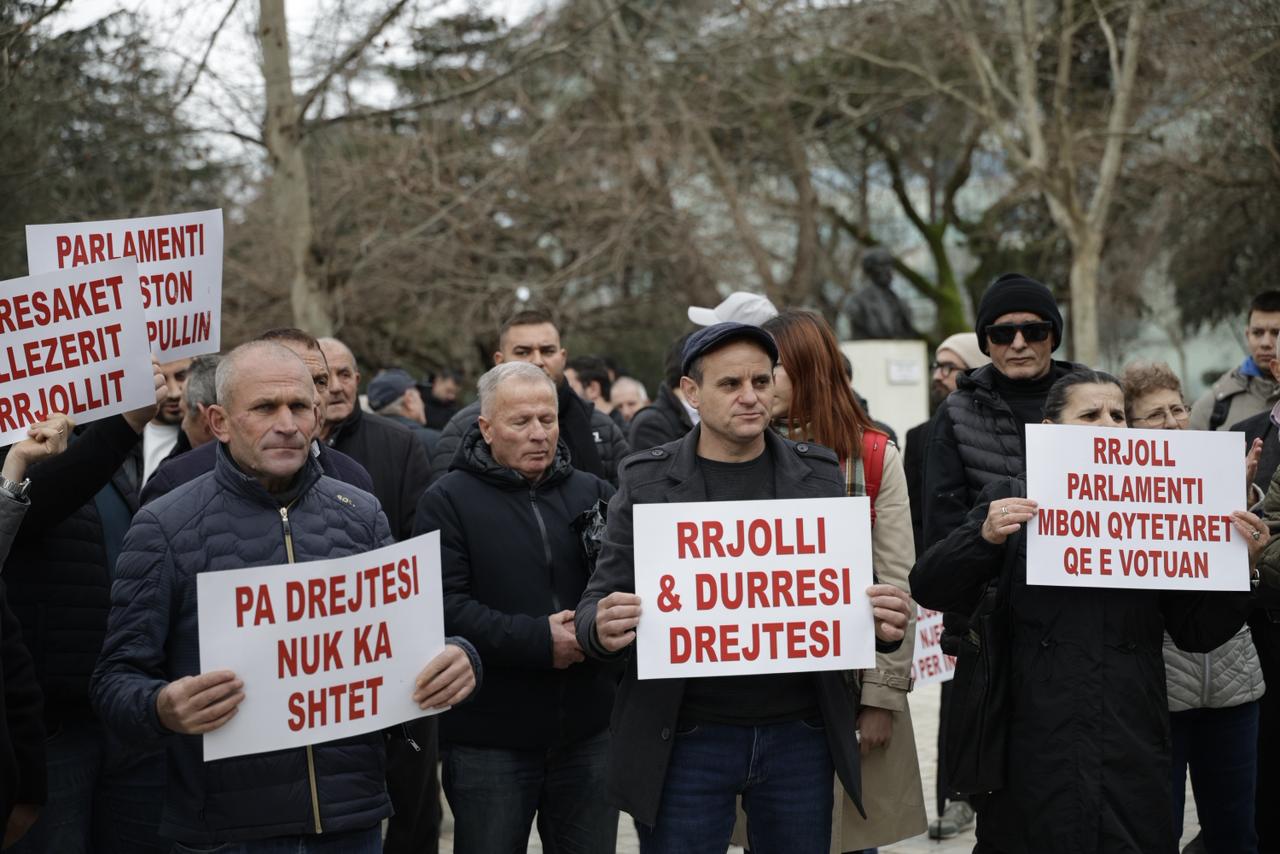 protesta para parlamentit banoret e durresit dhe rrjollit (12)