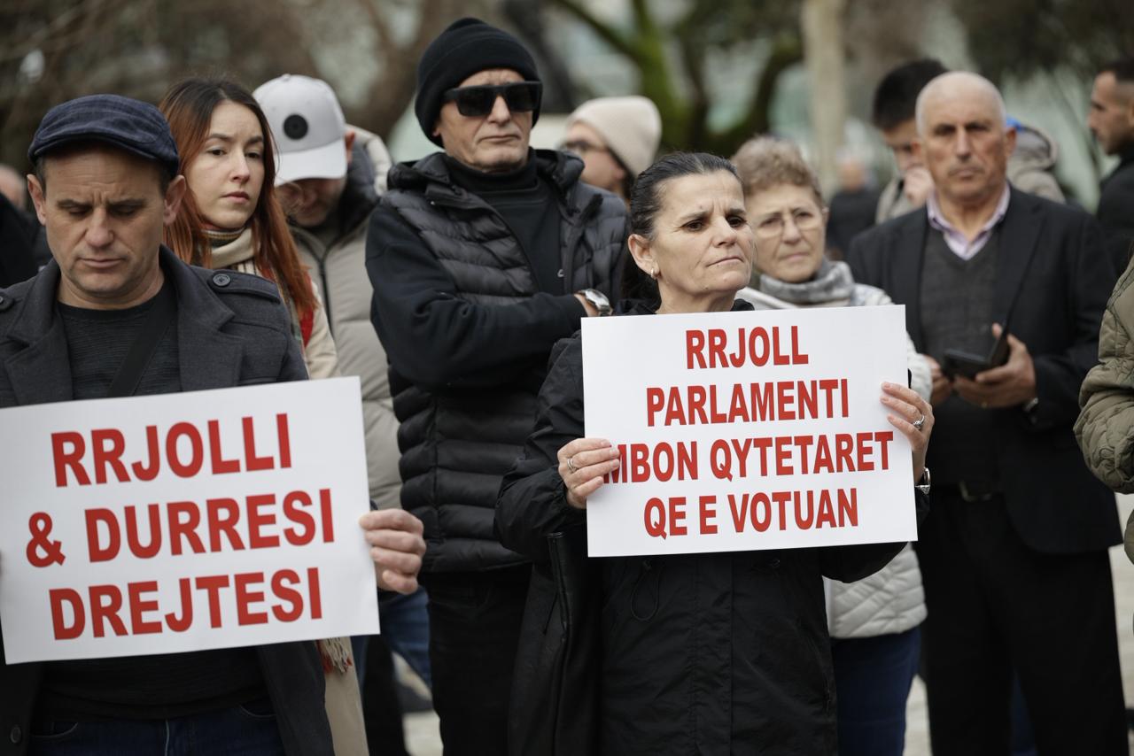 protesta para parlamentit banoret e durresit dhe rrjollit (8)