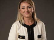 Nga “Nafija” te “Mirela” dhe “Falli”, aktorja e njohur rrëfen sakrificat, Mariana Kondi: Tani nuk ka art, por aplikacione