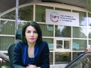 “Duart në fyt” – Një histori suksesi përballë një realiteti presioni