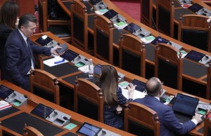 opozita ne parlament  (1)