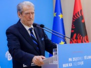Denoncimi i fortë i Sali Berishës: Ergys Agasi është rrahuar keq, e kanë shtruar në dru! Mandati i arrestit për të është i pa vlerë, mbrohet nga shteti